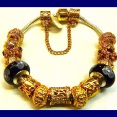 murano bracelet.. Gold.